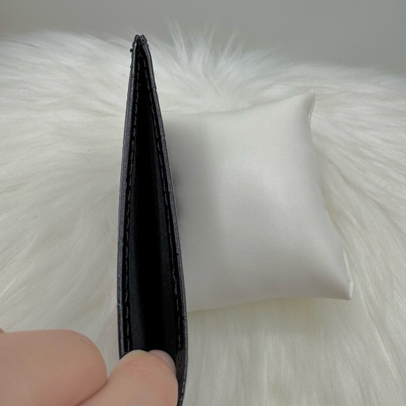 Faux Crocodile Black Embossed Glossy Small Dog Card Holder Wallet - Picture 3 of 5